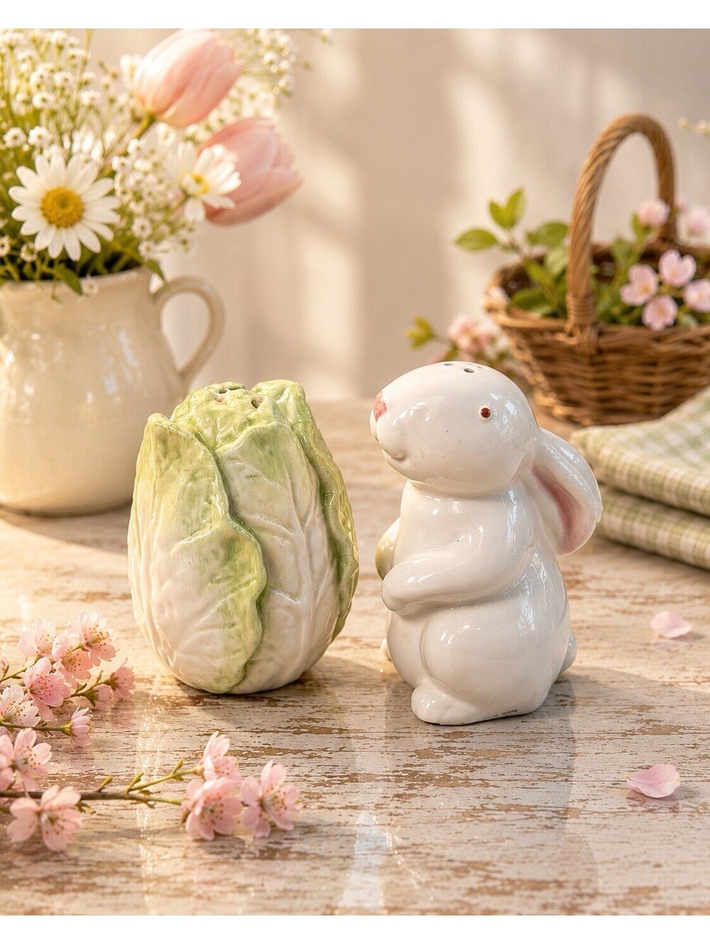 Linens ’n Things 1990s Bunny Cabbage Ceramic Salt Pepper Shaker Set 4” FREE SHIP
